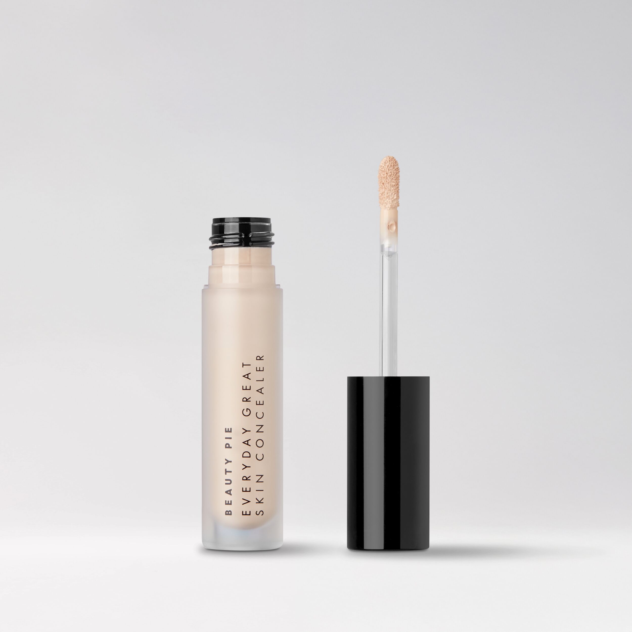 EVERYDAY_GREAT_SKIN_HYALURONIC_BLUR_CONCEALER_PORCELAINE_191689_PDP_ECOM_1X1_PACKSHOT_2025_WEB